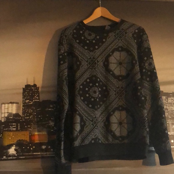 Medium H&M Sweatshirt - Picture 1 of 3